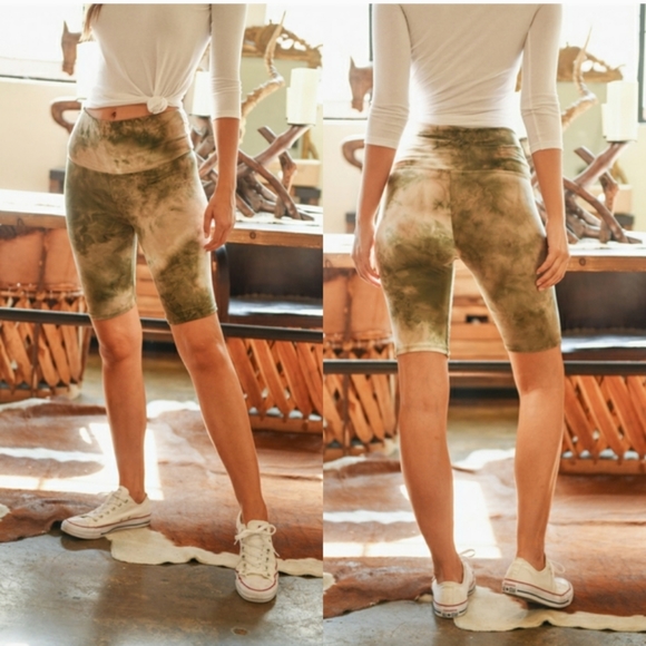 New! Olive & Cream Tie Dye Buttery Soft lightweight Bike Shorts - Picture 1 of 6